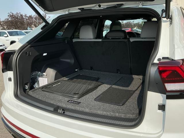 Photo of 2025 Opal White Volkswagen Atlas Cross Sport