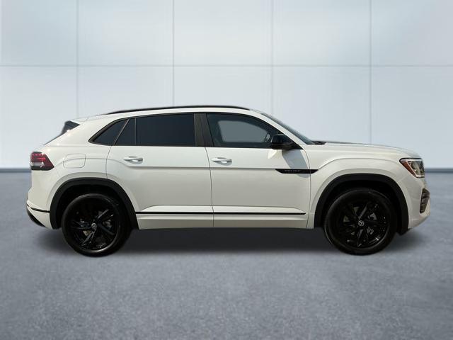Photo of 2025 Opal White Volkswagen Atlas Cross Sport