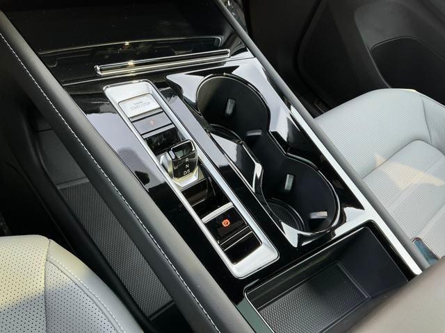 Photo of 2025 Opal White Volkswagen Atlas Cross Sport