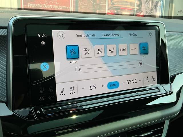 Photo of 2025 Opal White Volkswagen Atlas Cross Sport