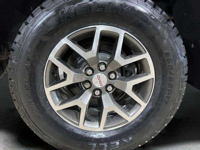 Photo of 2021 Onyx Black GMC Canyon