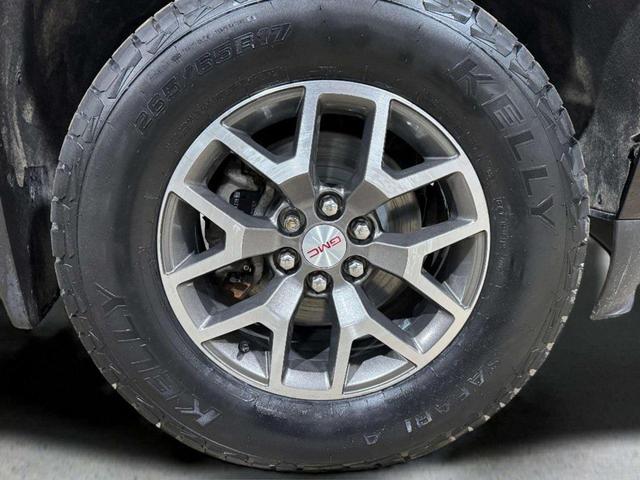 Photo of 2021 Onyx Black GMC Canyon