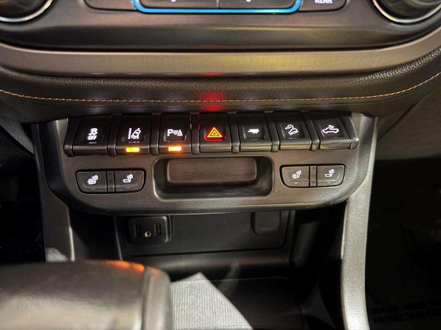 Photo of 2021 Onyx Black GMC Canyon