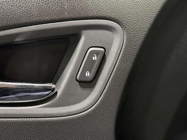 Photo of 2021 Onyx Black GMC Canyon