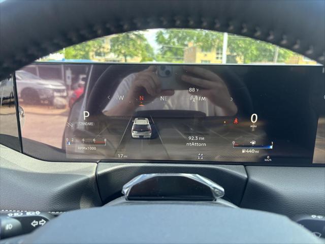 Photo of 2025 Aspen White Tricoat Nissan Armada