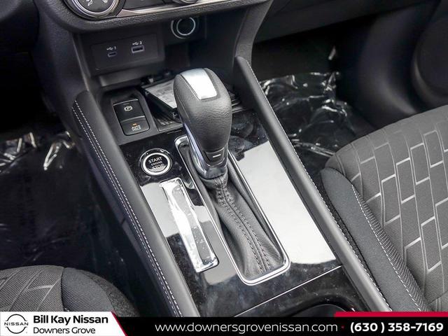 Photo of 2024 Boulder Gray Pearl Nissan Kicks
