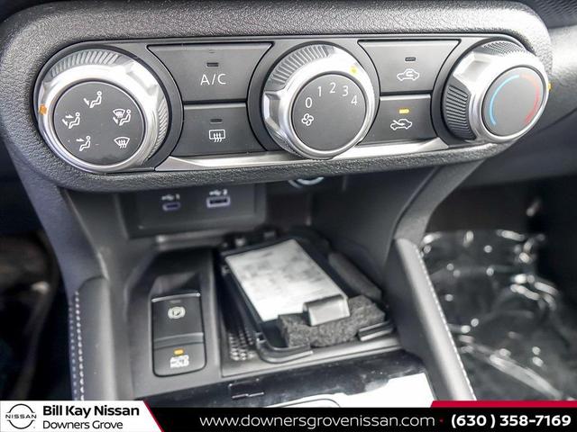 Photo of 2024 Boulder Gray Pearl Nissan Kicks