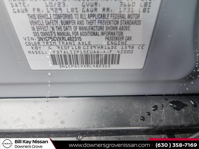 Photo of 2024 Boulder Gray Pearl Nissan Kicks