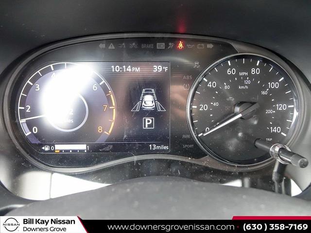 Photo of 2024 Boulder Gray Pearl Nissan Kicks
