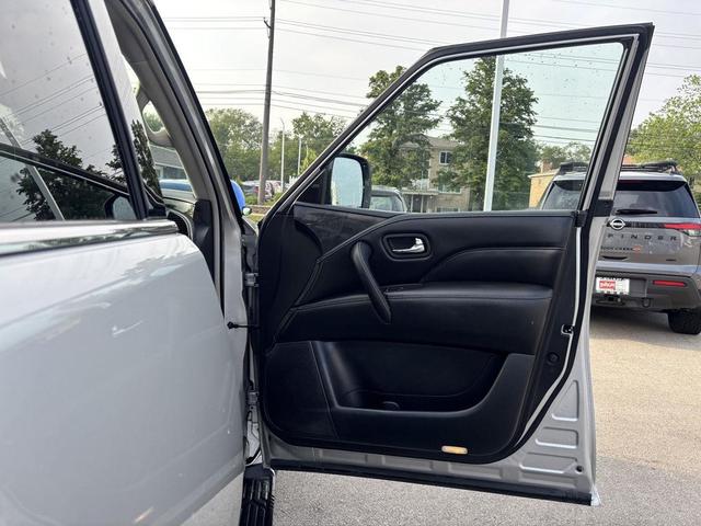 Photo of 2020 Liquid Platinum INFINITI QX80