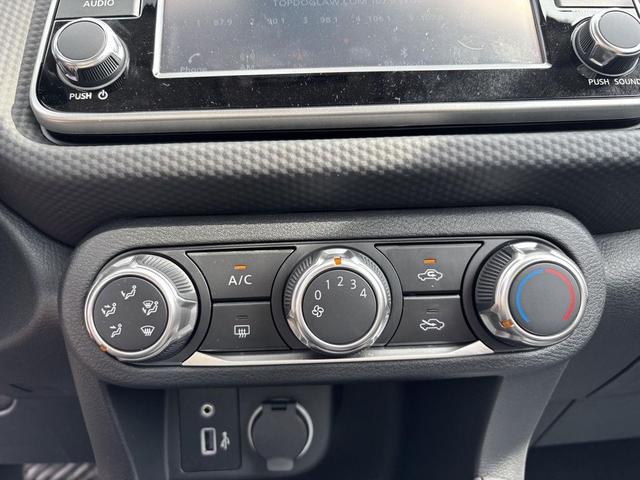 Photo of 2025 Gun Metallic Nissan Kicks