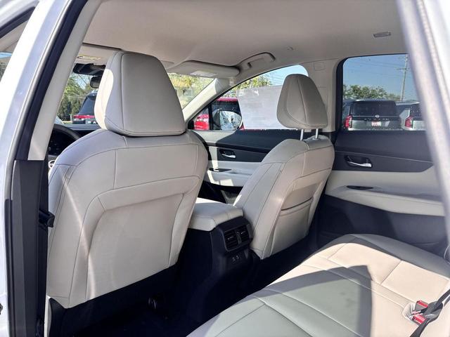Photo of 2025 Everest White Pearl Tricoat Nissan Murano