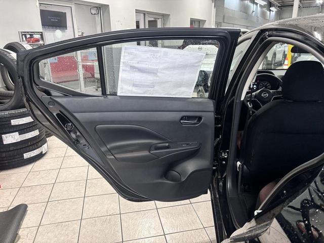 Photo of 2025 Super Black Metallic Nissan Versa