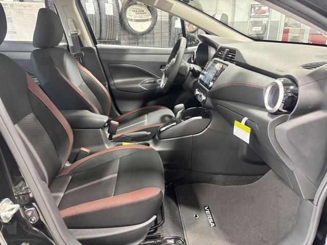 Photo of 2025 Super Black Metallic Nissan Versa