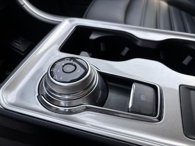 Photo of 2024 Carbonized Gray Metallic Ford Edge