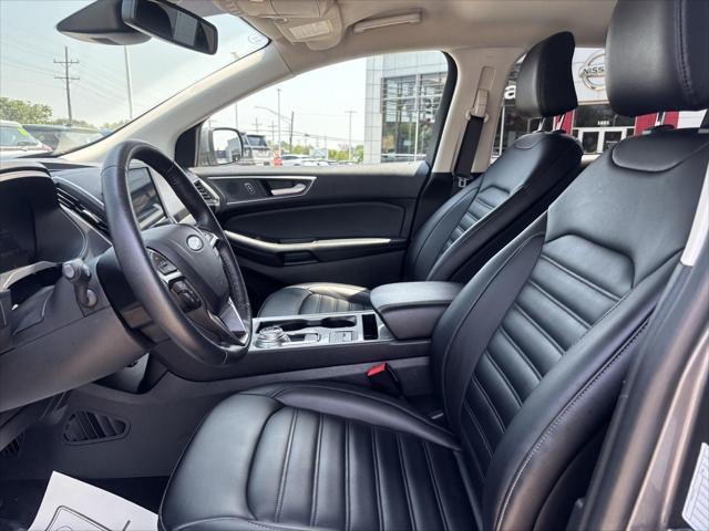 Photo of 2024 Carbonized Gray Metallic Ford Edge