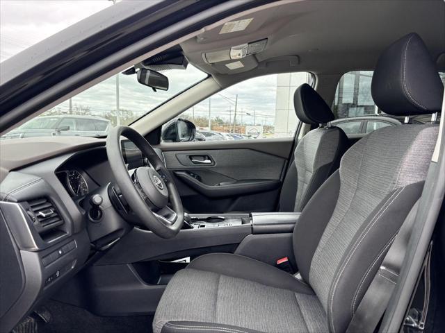 Photo of 2023 Super Black Nissan Rogue