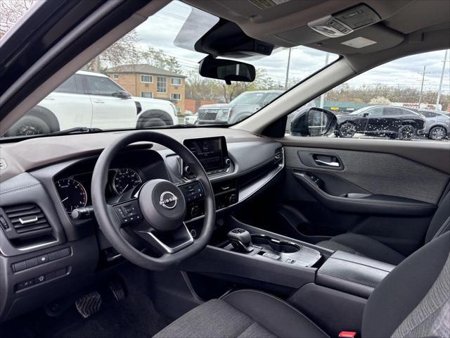 Photo of 2023 Super Black Nissan Rogue