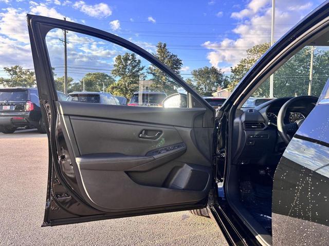Photo of 2025 Super Black Nissan Sentra