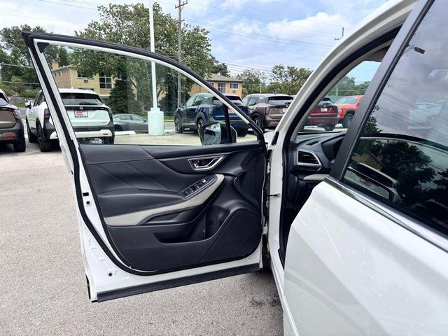 Photo of 2023 Crystal White Pearl Subaru Forester