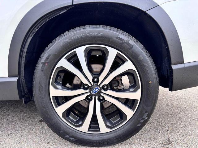 Photo of 2023 Crystal White Pearl Subaru Forester