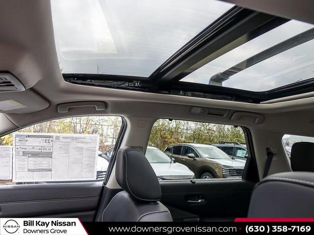 Photo of 2025 Super Black Nissan Pathfinder