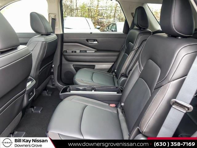 Photo of 2025 Super Black Nissan Pathfinder