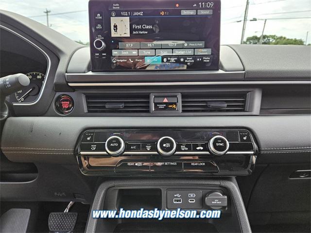 Photo of 2025 Modern Steel Metallic Honda Pilot