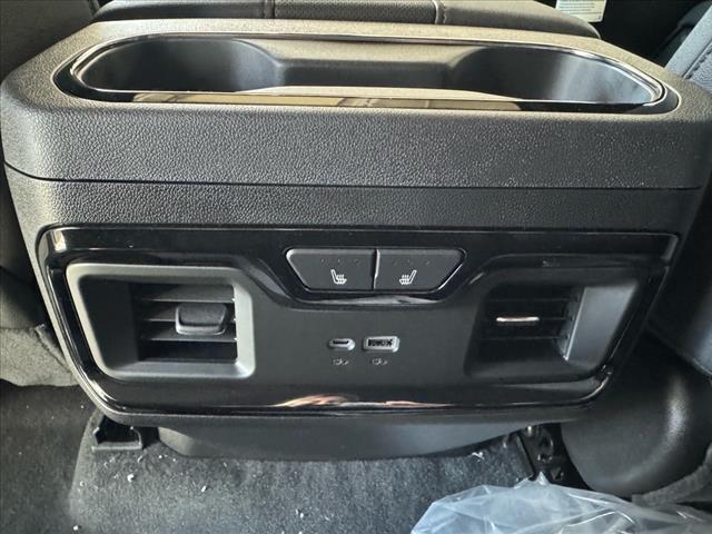Photo of 2025 Summit White (gaz) GMC Sierra 2500