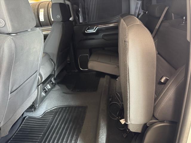 Photo of 2023 Summit White (gaz) GMC Sierra 1500