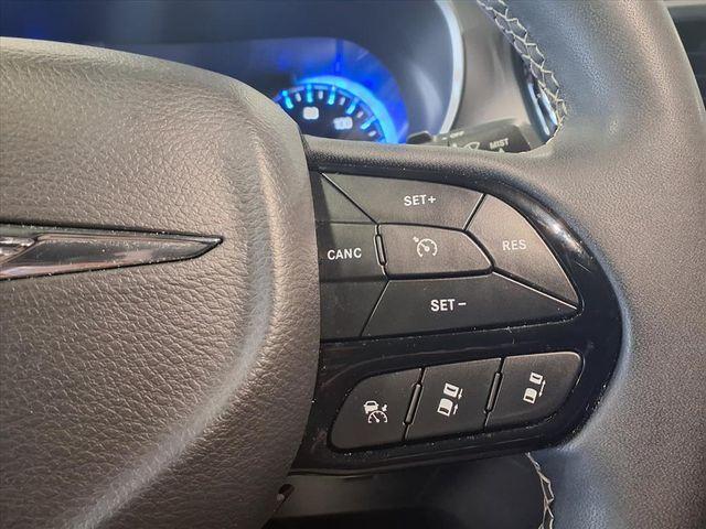 Photo of 2022 Ceramic Gray Clearcoat Chrysler Pacifica