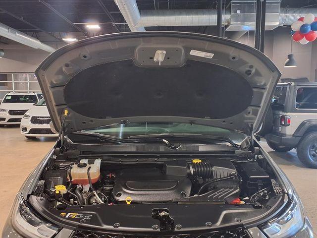 Photo of 2022 Ceramic Gray Clearcoat Chrysler Pacifica