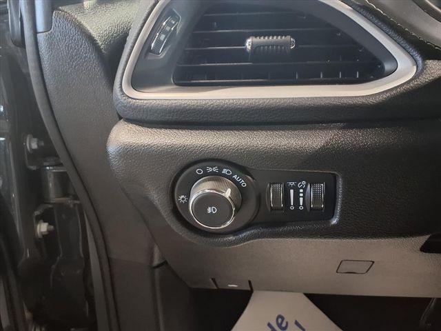 Photo of 2022 Ceramic Gray Clearcoat Chrysler Pacifica
