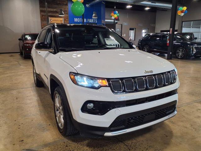 Photo of 2022 Bright White Clearcoat Jeep Compass