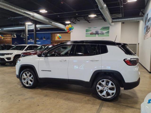 Photo of 2022 Bright White Clearcoat Jeep Compass