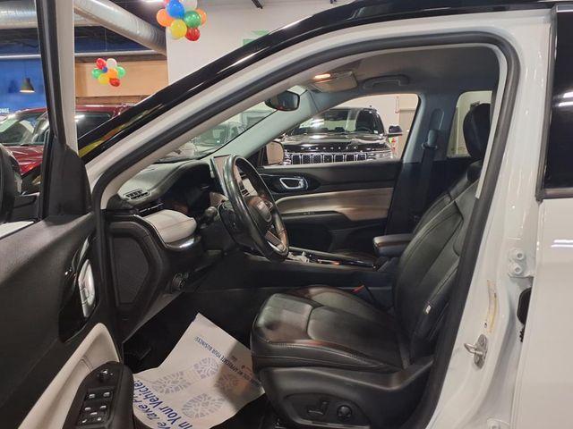Photo of 2022 Bright White Clearcoat Jeep Compass