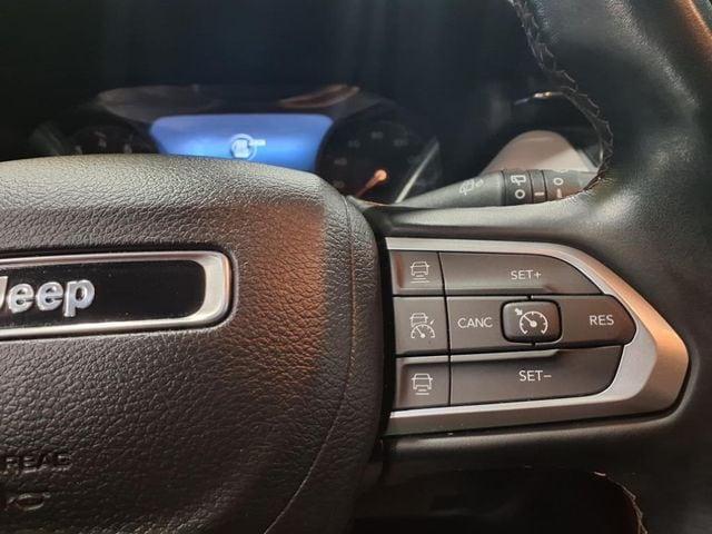 Photo of 2022 Bright White Clearcoat Jeep Compass