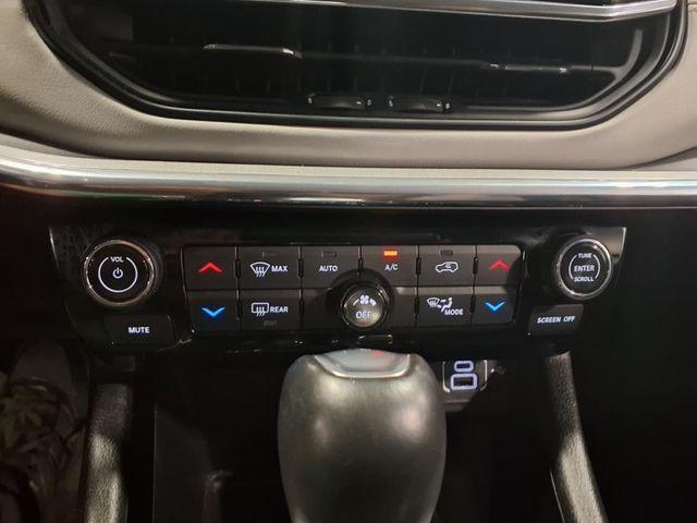 Photo of 2022 Bright White Clearcoat Jeep Compass