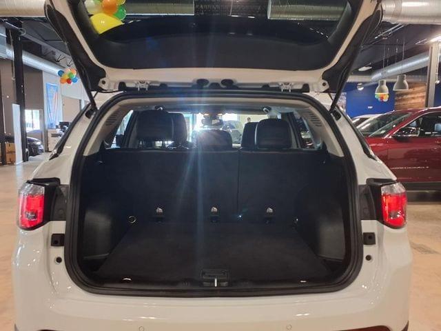 Photo of 2022 Bright White Clearcoat Jeep Compass
