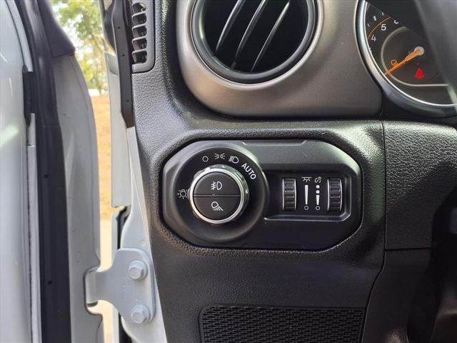 Photo of 2022 Bright White Clearcoat Jeep Gladiator