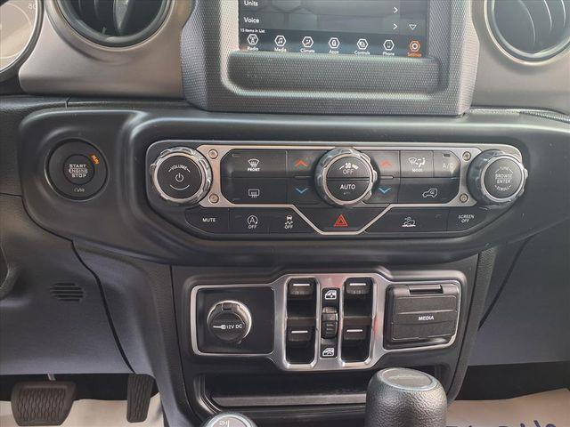Photo of 2022 Bright White Clearcoat Jeep Gladiator