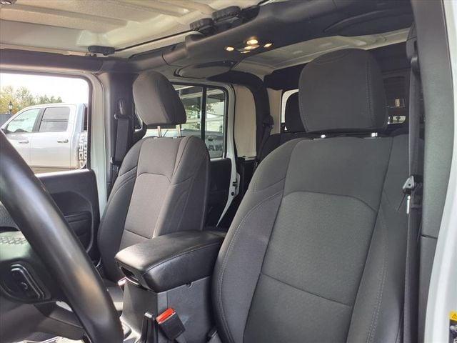 Photo of 2022 Bright White Clearcoat Jeep Gladiator