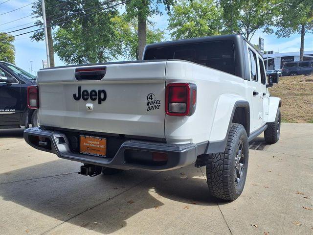 Photo of 2022 Bright White Clearcoat Jeep Gladiator