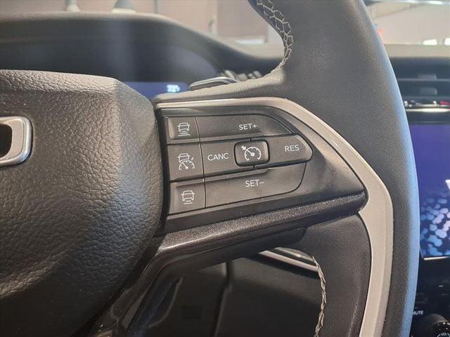 Photo of 2023 Bright White Clearcoat Jeep Grand Cherokee