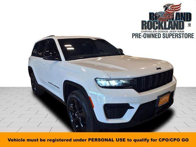 Photo of 2023 Bright White Clearcoat Jeep Grand Cherokee
