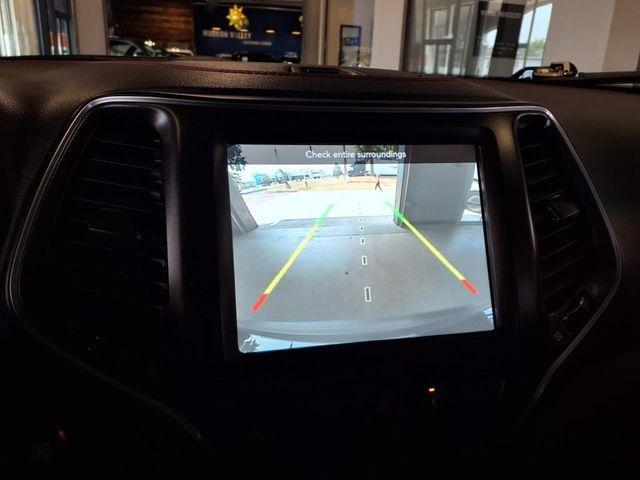 Photo of 2022 Diamond Black Jeep Cherokee