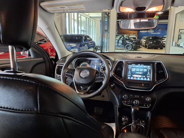 Photo of 2022 Diamond Black Jeep Cherokee