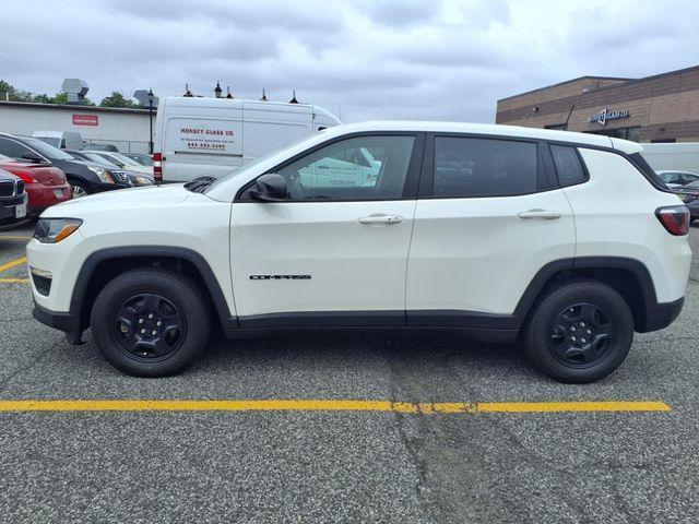 Photo of 2020 White Clearcoat Jeep Compass