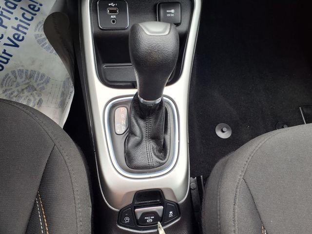 Photo of 2020 White Clearcoat Jeep Compass