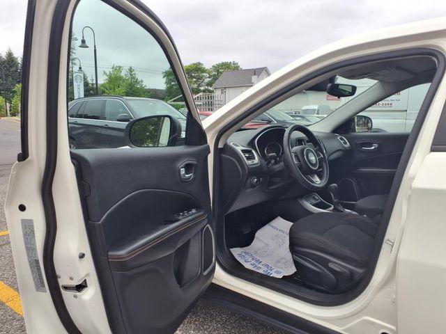Photo of 2020 White Clearcoat Jeep Compass